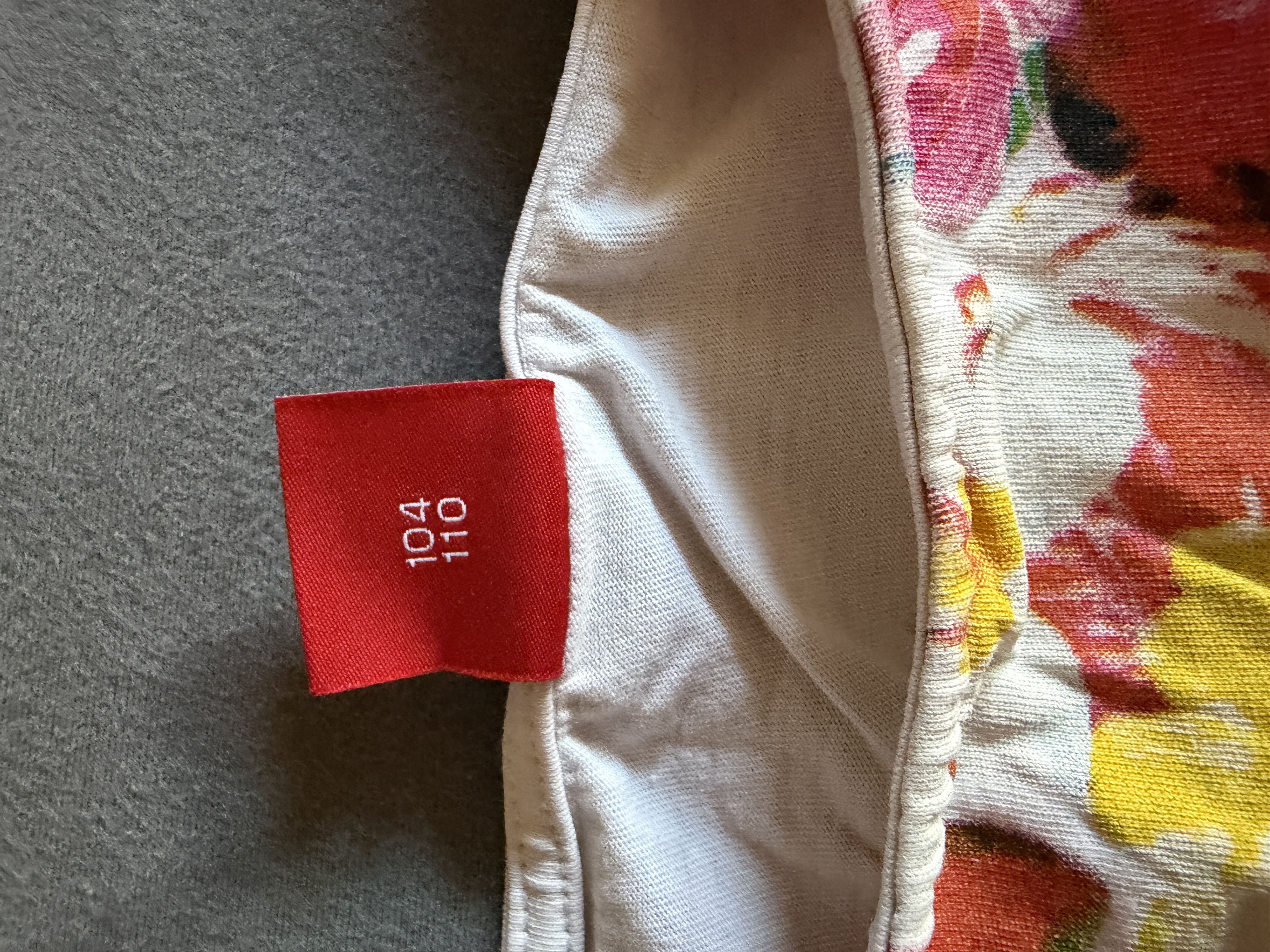 s. Oliver T-Shirt mit Wendepailetten Papagei